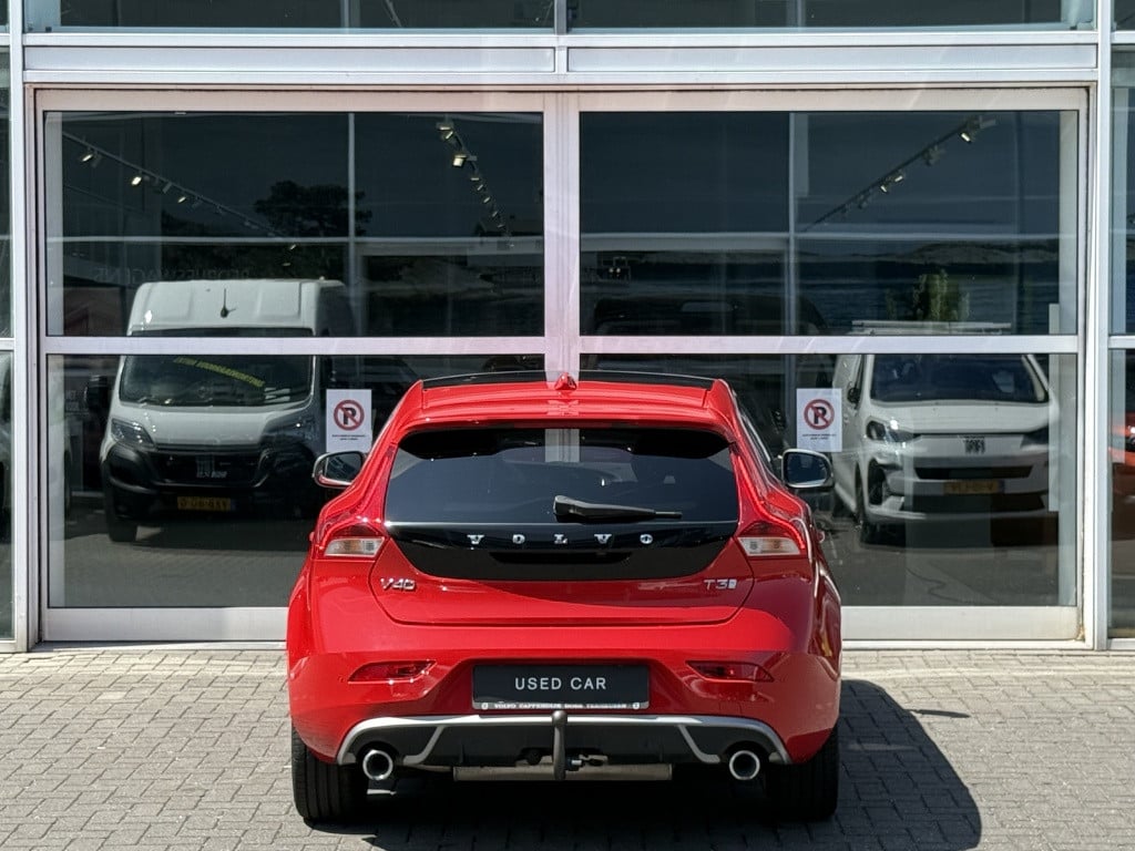 Volvo V40 t3 153pk aut6 polar+ sport| panodak| camera| h&k sound| trekhaak