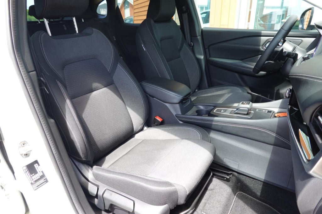 Nissan Qashqai 1.3 mhev 158-pk xtronic n-connecta