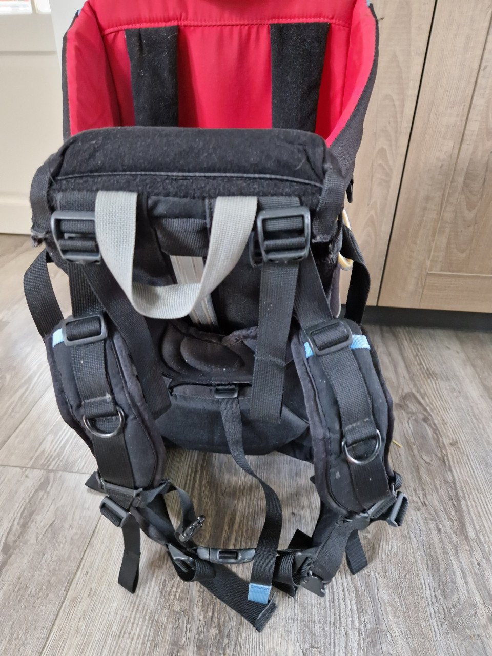 Rugdrager little life cross country
