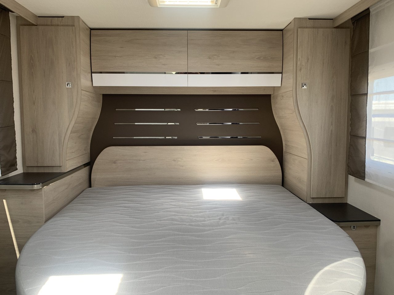Chausson 628EB Special Edition 25000km (queensbed -hefbed) nieuwstaat