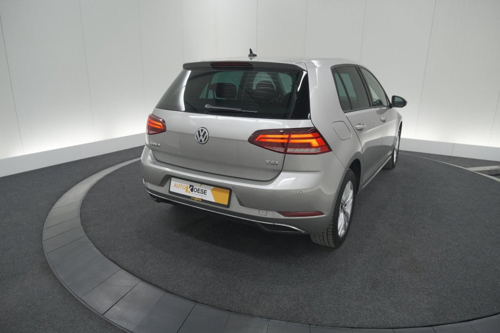 Volkswagen Golf 1.0 tsi 110pk highline | adaptieve cruise control | apple c