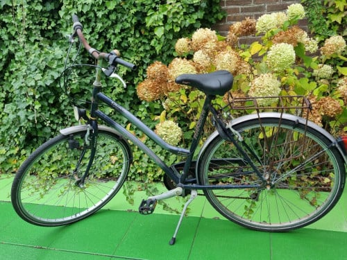Damesfiets gedropt bij mijn huis in Westkapelle
