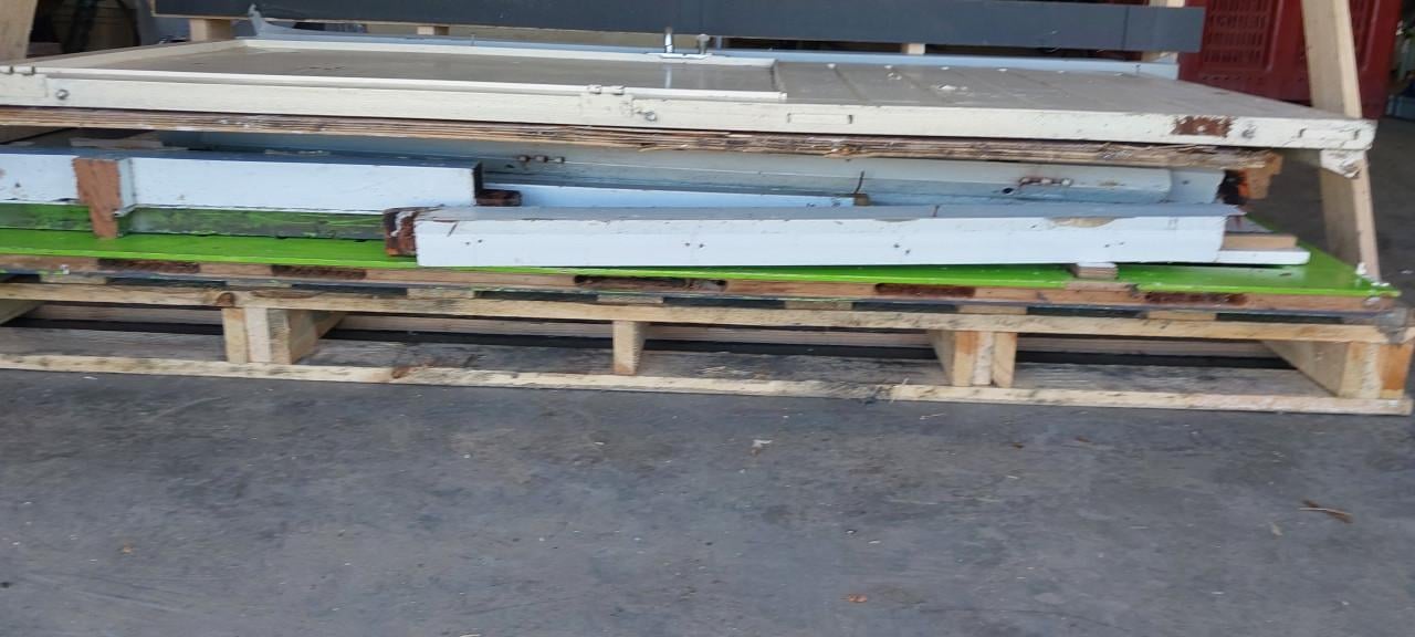 Groot pallet met hout