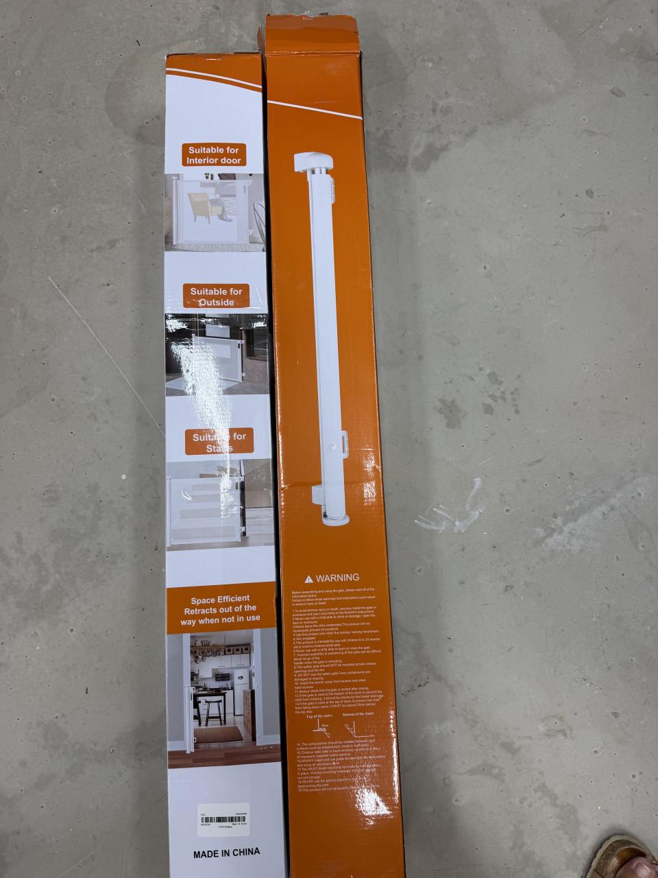 Retractable safety gate