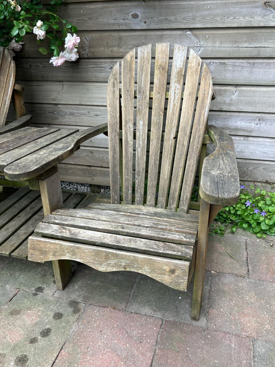 Adirondack tuinset met 2 stoelen en tafel - gebruikte staat
