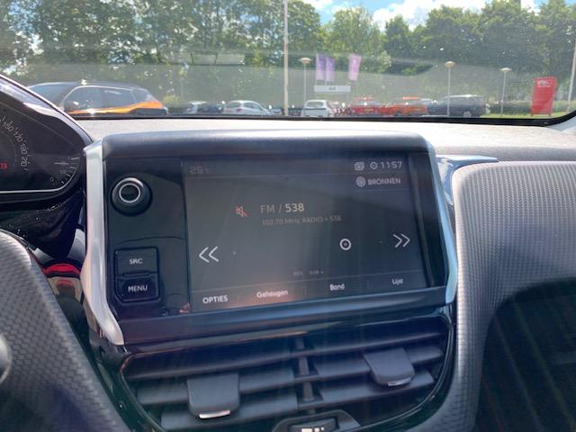 Peugeot 2008 blue lion 1.2 puretech-110pk navigatie | cruise control | airc