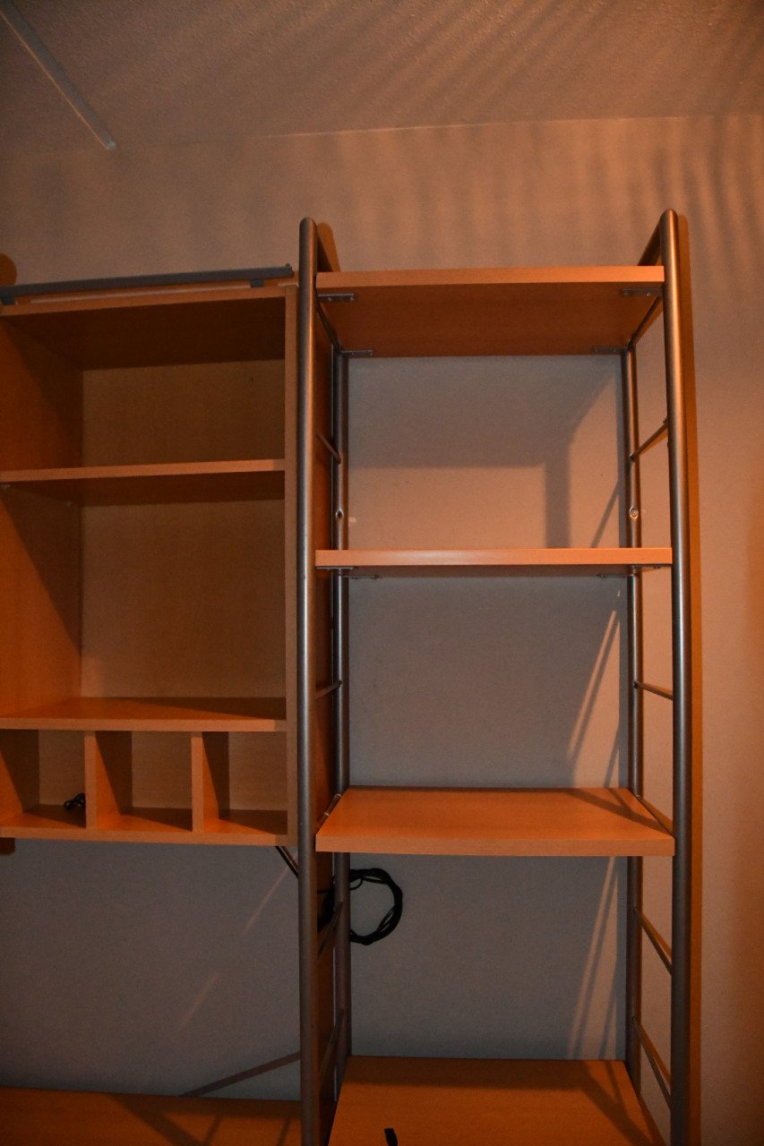 Bureau tienerkamer, kledingkast