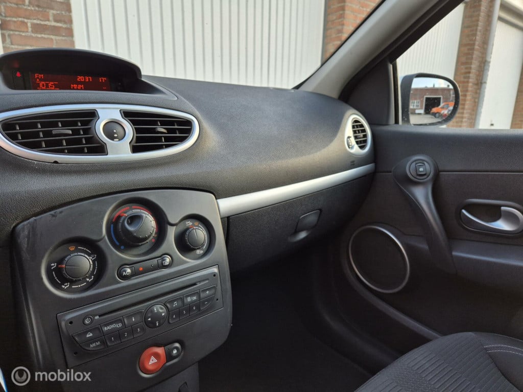 Renault Clio 1.2 authentique/ origineel nl / 5-deurs / cruisecontrol