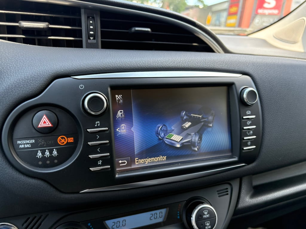 Toyota Yaris 1.5 hybrid dynamic