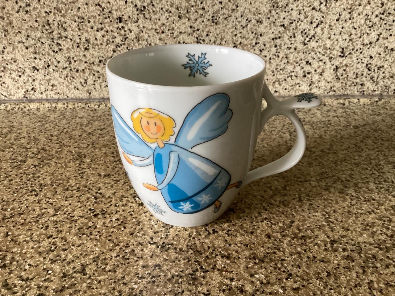 Verschillende bekers met oor,   Douwe Egberts etc.