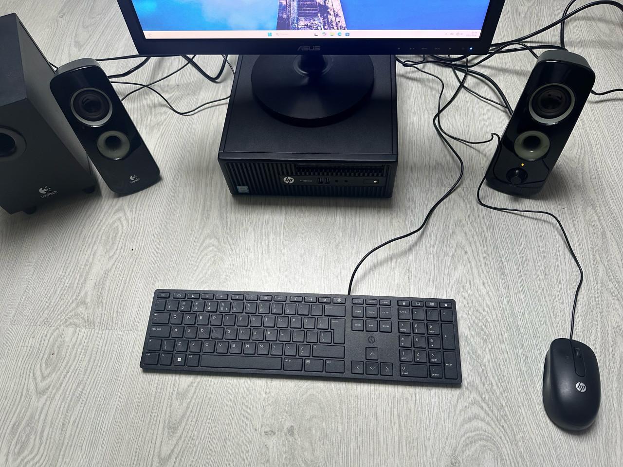 Complete set HP ProDesk 400 G3 SFF / Intel Core i5 / 8GB ram / Windows 11 /