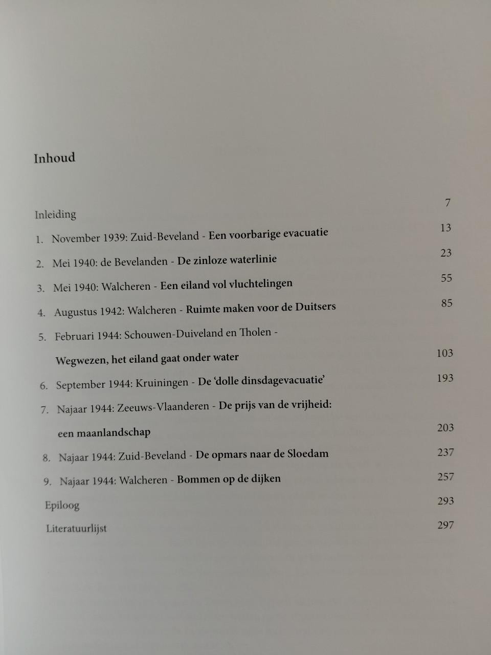 Verjaagd door vuur en water Van Kees Slager. Tijdens de 2e wereldoorlog.
