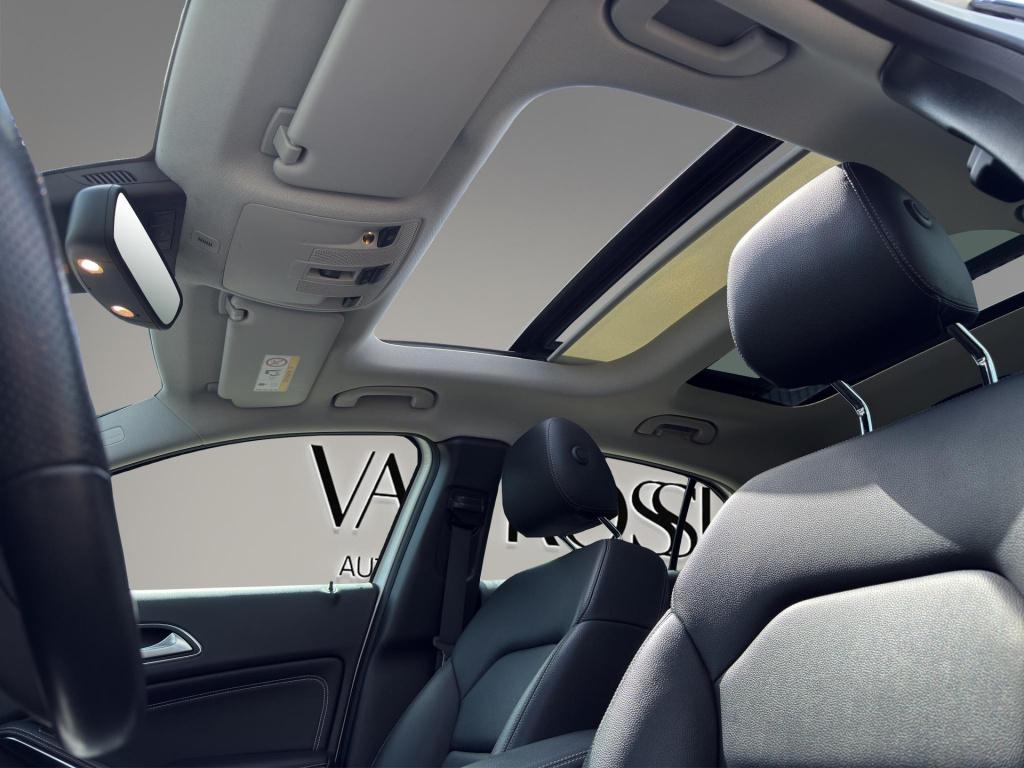 Mercedes-Benz Gla-klasse 180 premium | pano | leder sportstoelen | camera |