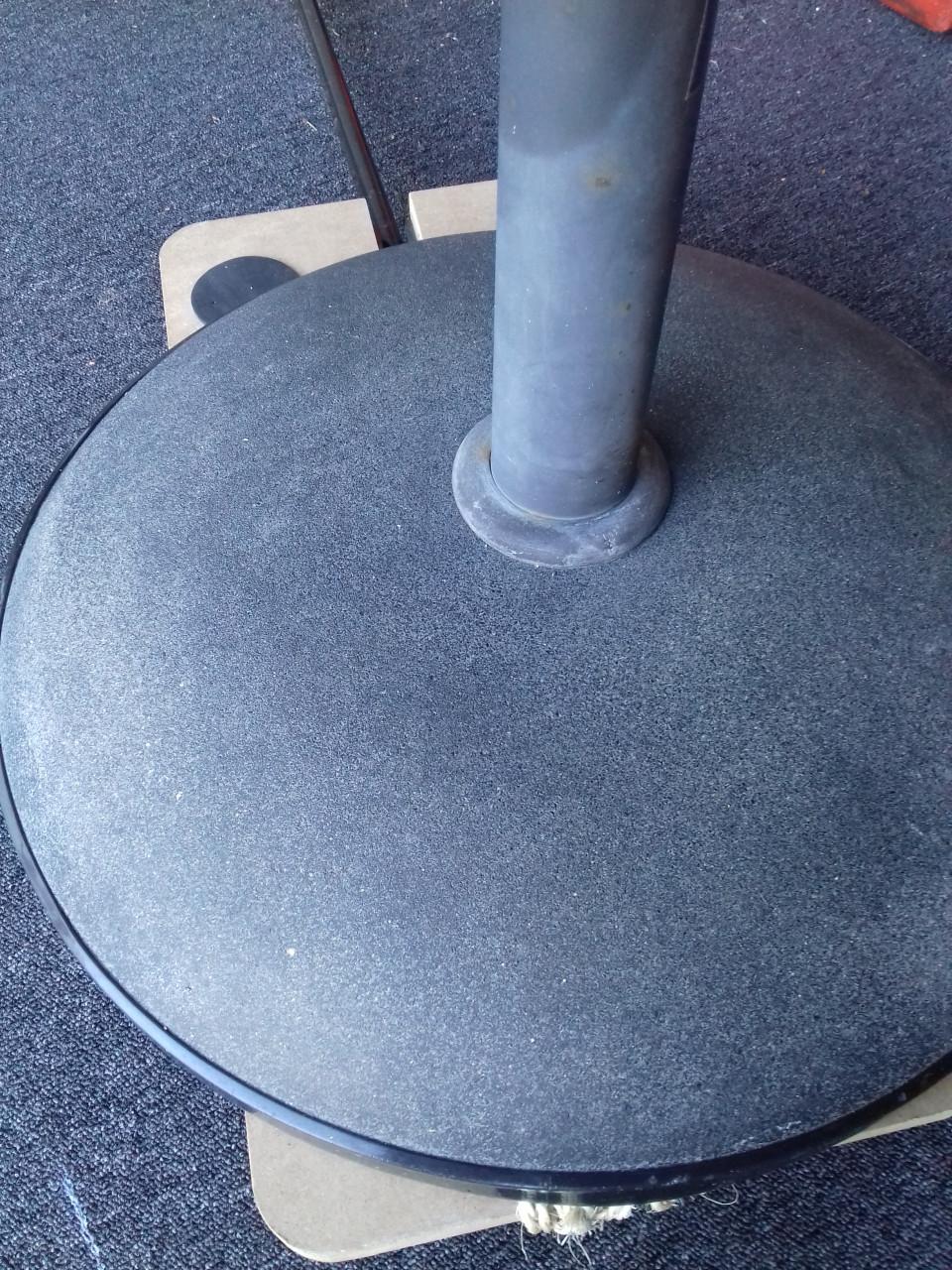 Zware voet van 28kg voor mast (e.d.)