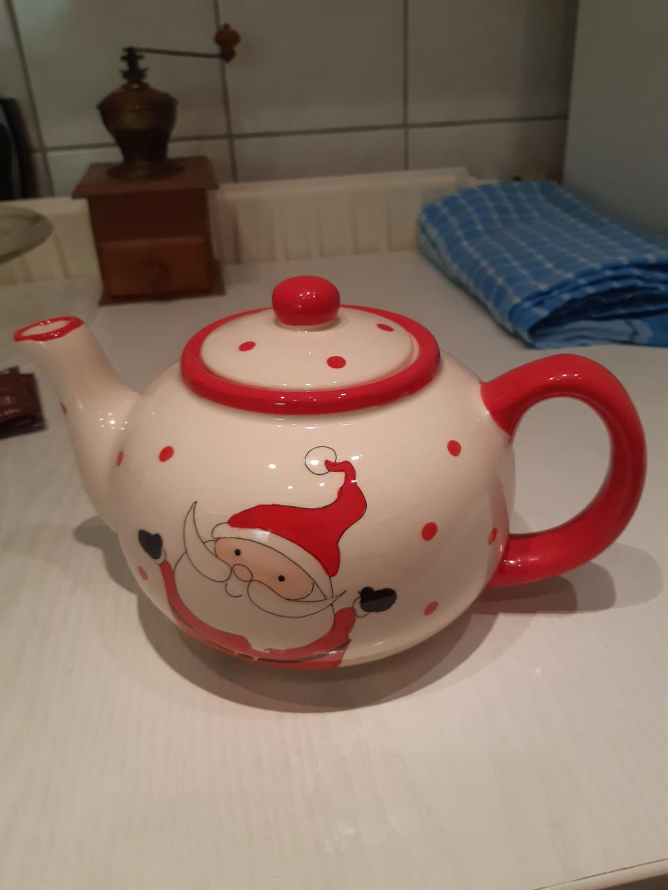 Theepot met kerstmotief z.g.a.n.