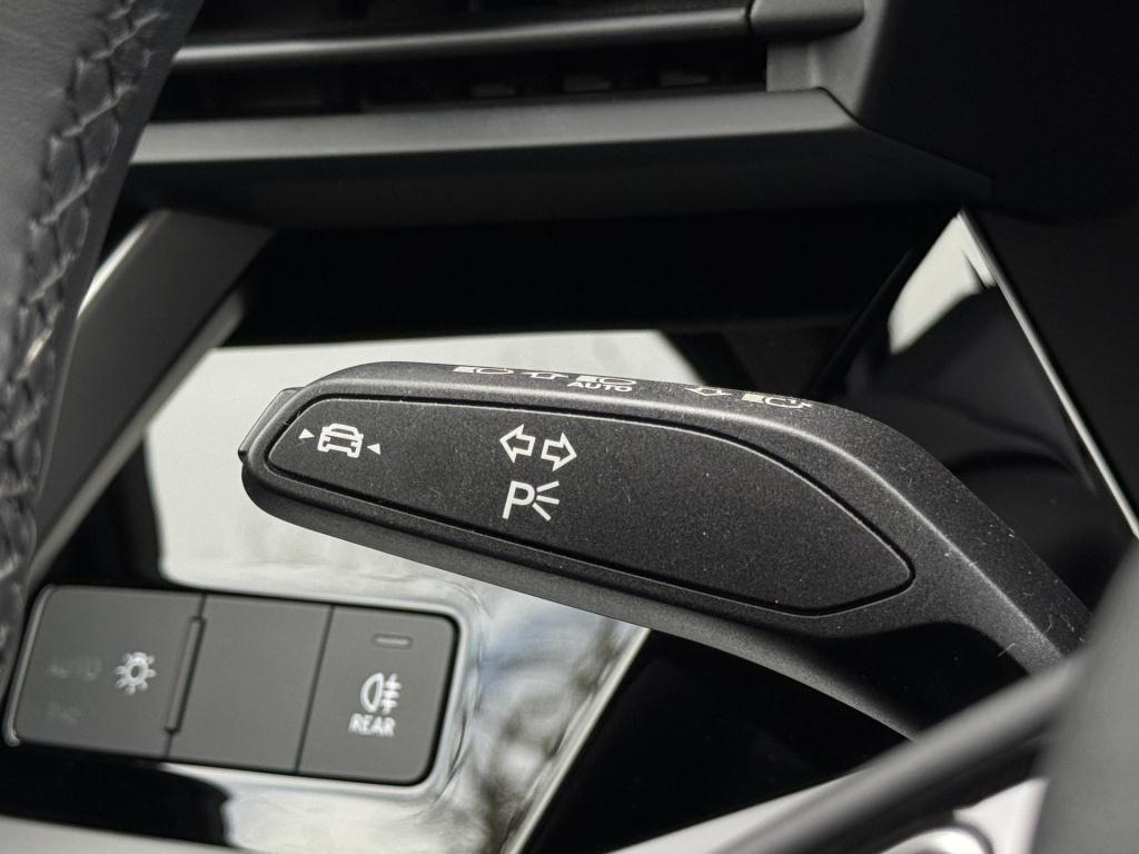 Audi A3 sportback 30 tfsi pro line nl-auto, trekhaak afneembaar!