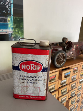 Vintage olieblik Norip Phoenix Oil