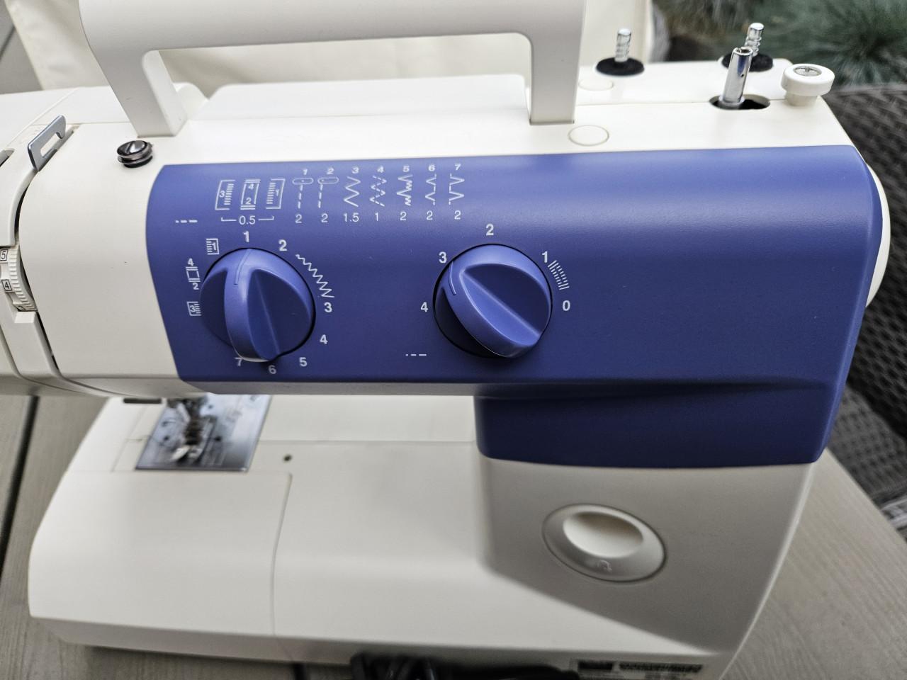 Mooie werkende Husqvarna Viking Huskystar 207 naaimachine..