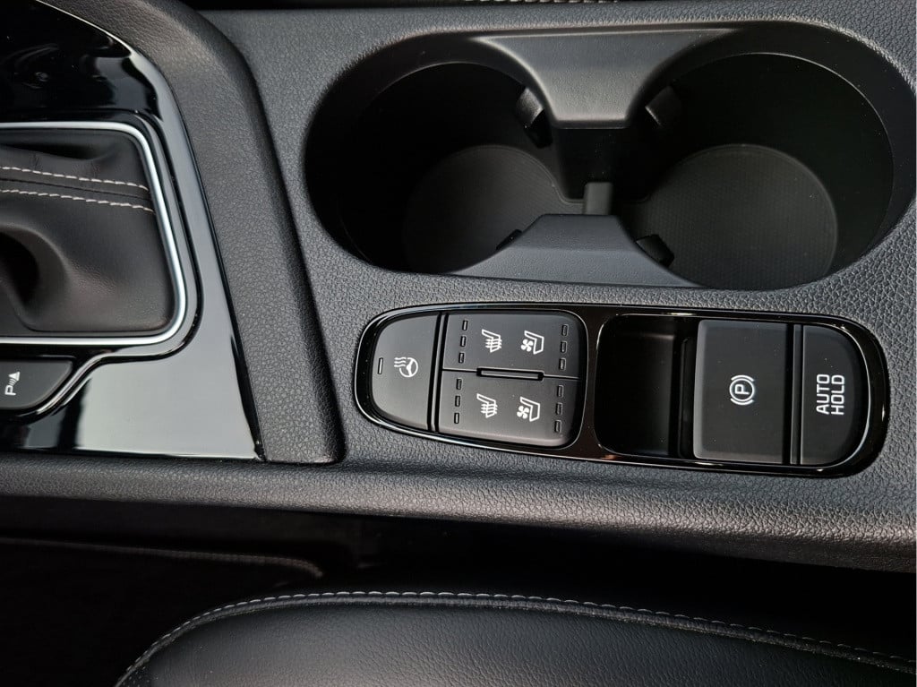 Kia Niro 1.6 gdi hybrid executiveline | schuifdak | volledig leder | jbl |