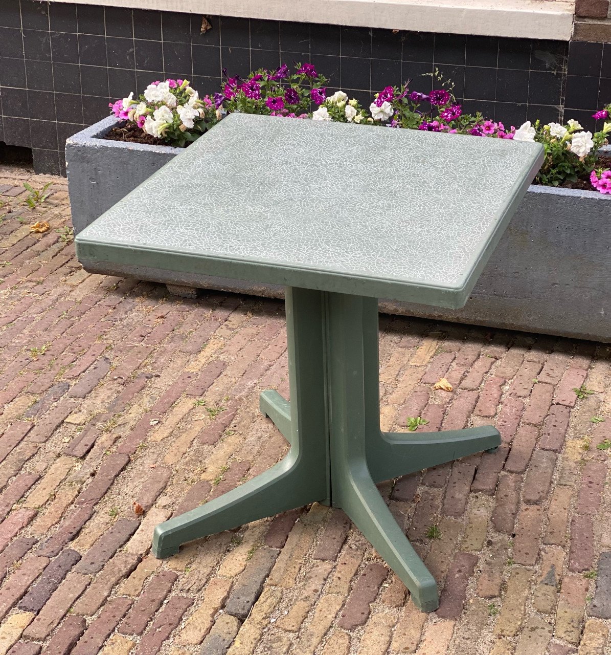 Vierkante Tuin - terras tafels.