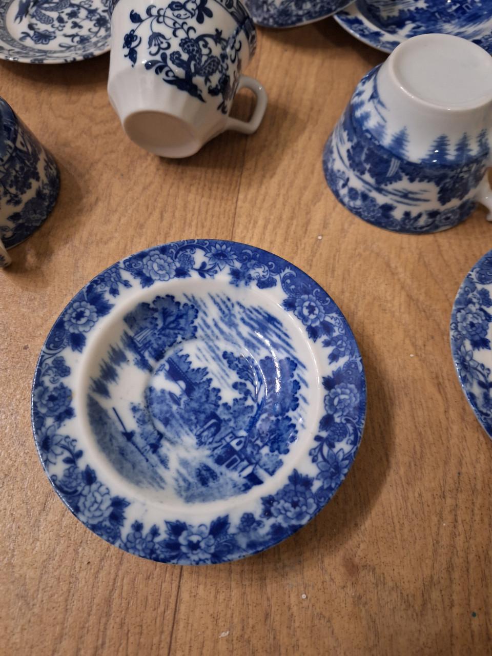 Diverse brocante blauw-wit