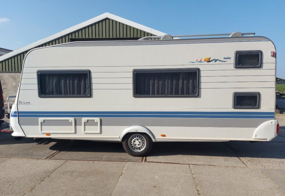 Caravan hobby de luxe 500 kmf 3 pers stapelbed