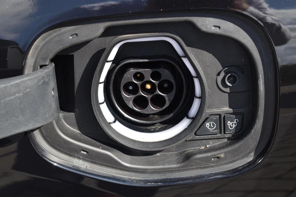 Ford Kuga 2.5 phev st-line x | elektrisch wegklapbare trekhaak | climate co