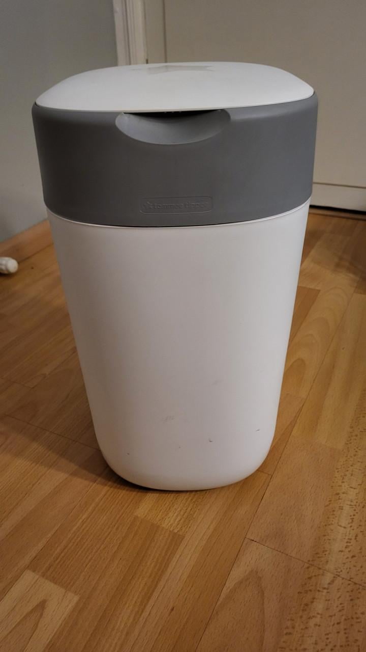 Tommee Tippee Twist & Click luieremmer wit met grijs