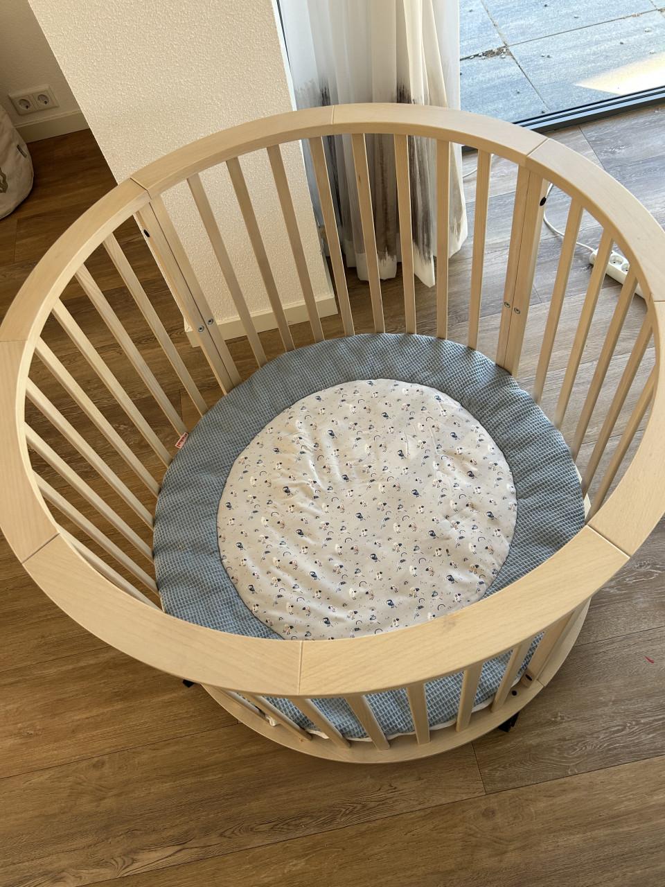 Europe Baby ronde box inclusief boxkleden en matras