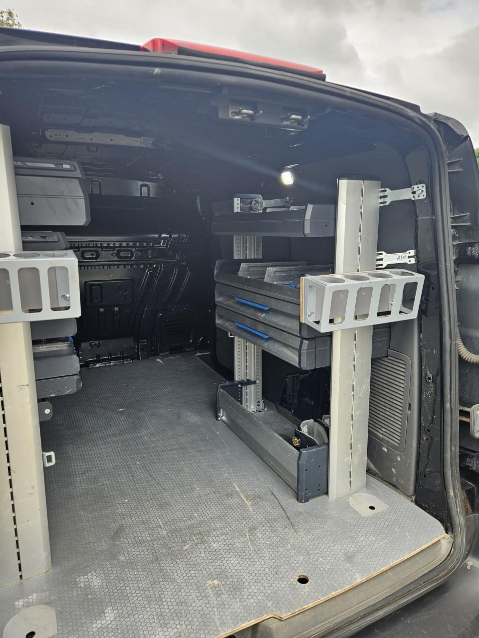 Ford Transit Connect L2 1.5 120 pk automaat, volledig ingericht