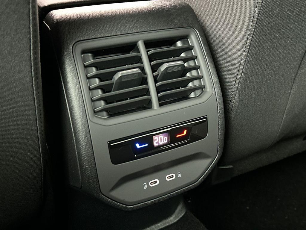 Seat Leon style business intense 1.5 tsi ehybrid 150 kw / 20