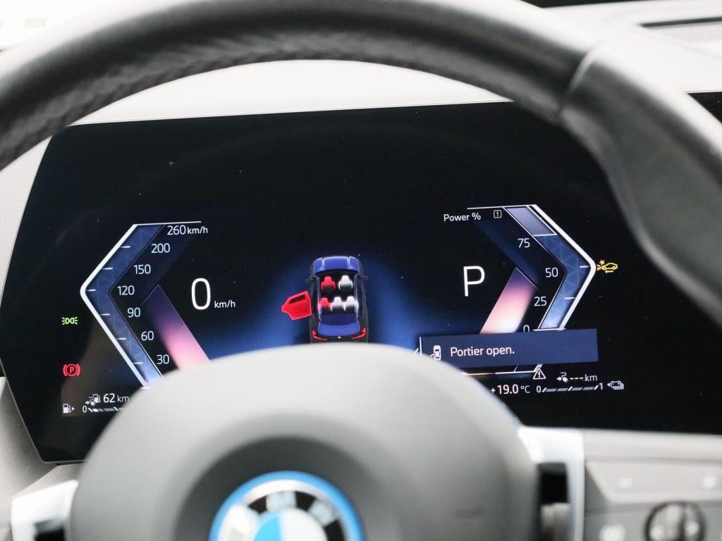 BMW X1 xdrive25e | automaat | lmv | parkeer sensoren | virtual cockpit | ca