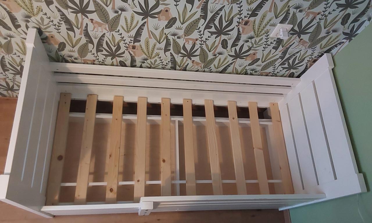 Compleet peuterbed met lade, matras, kussen, dekbed, hoeslakens,beschermers