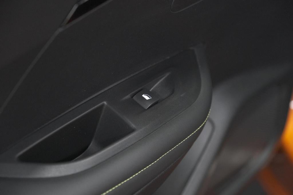 Peugeot E-2008 ev gt 50 kwh | 11 kw lader | 96,3% soh | adaptieve cruise co