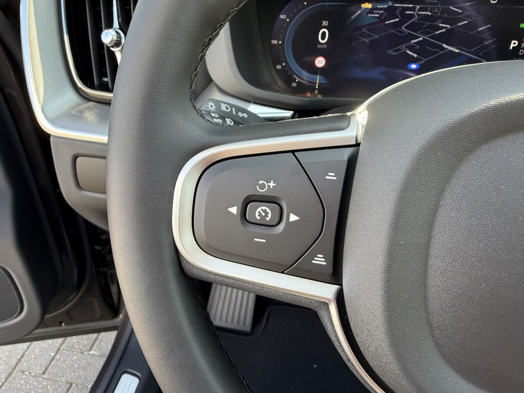 Volvo XC60 t6 awd gt essential driver assist