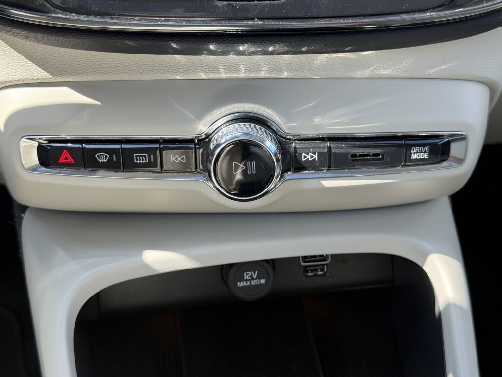 Volvo XC40 t5 262pk recharge inscription| panodak| adap.cruise| 360camera|