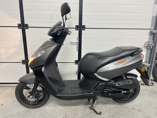 Peugeot Kisbee RS 2015 snor scooter