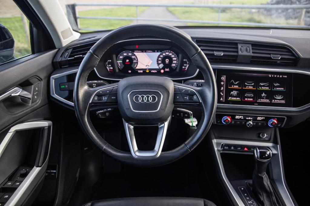 Audi Q3 45 tfsi e edition automaat / plug in hybrid / stoelverwarming / lee
