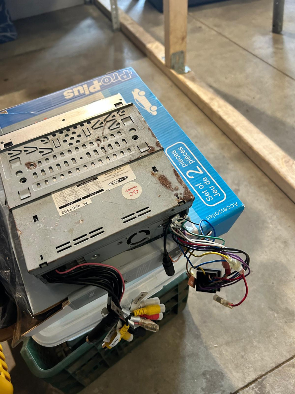 CALIBER UITSCHUIFBARE GROOT SCHERM AUTORADIO