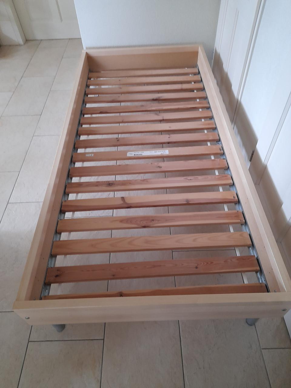 1 persoon bed 90 x 200 (in goede staat )