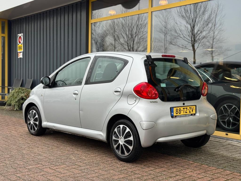 Toyota Aygo 1.0-12v +