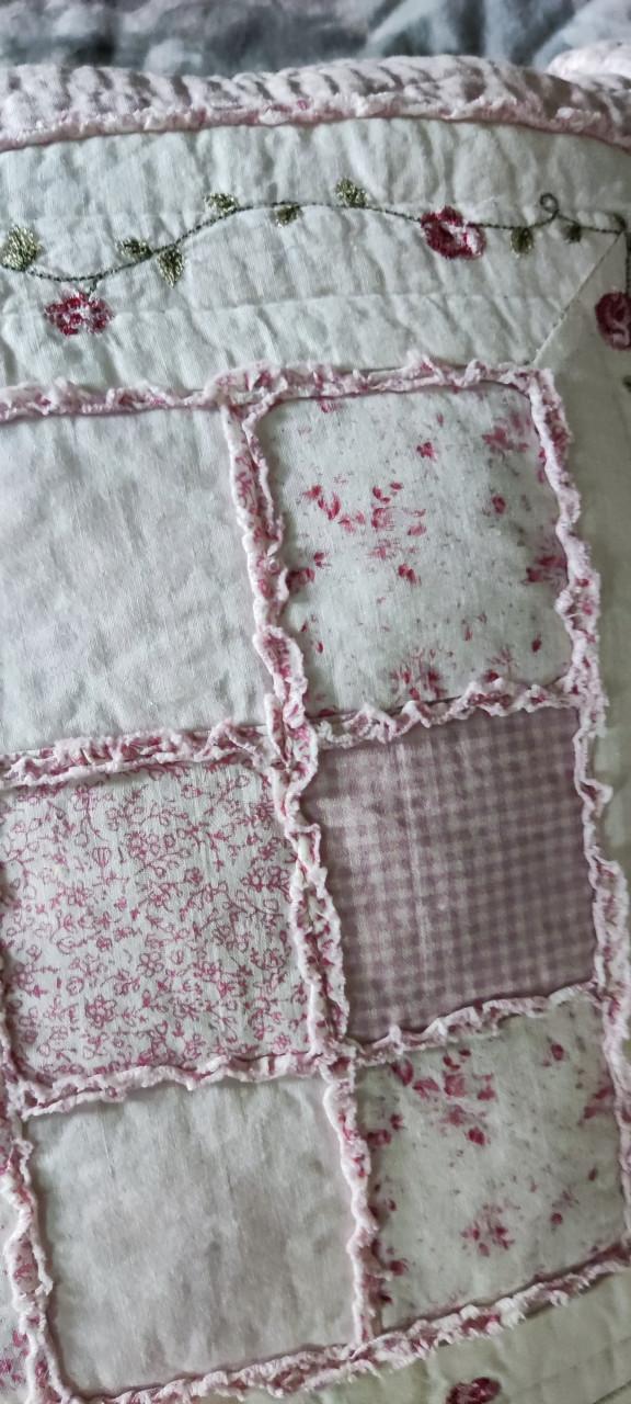 2x 1 pers. zacht roze quilts met roosjes - 100% katoen met wattering
