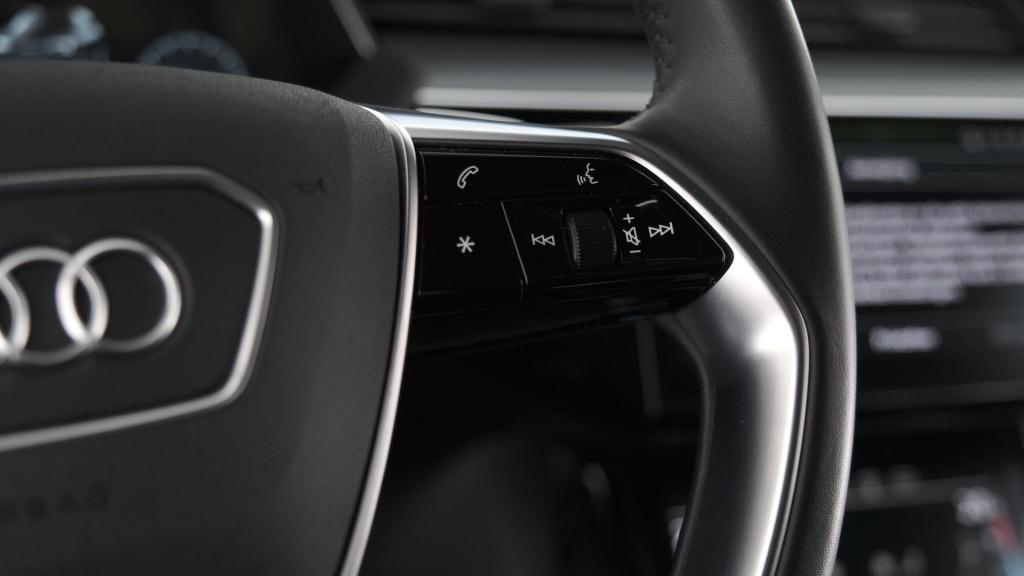 Audi E-tron sportback 55 quattro s edition 95 kwh 408 pk| head-up display |