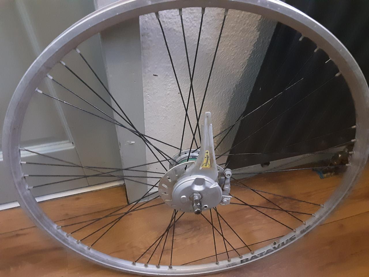 Batavus 28 inch shimano voorwiel, naafdynamo, rollerbrake rem