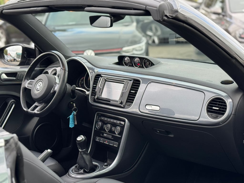 Volkswagen New Beetle cabriolet 1.4 tsi r-line * camera * led * 20 inch