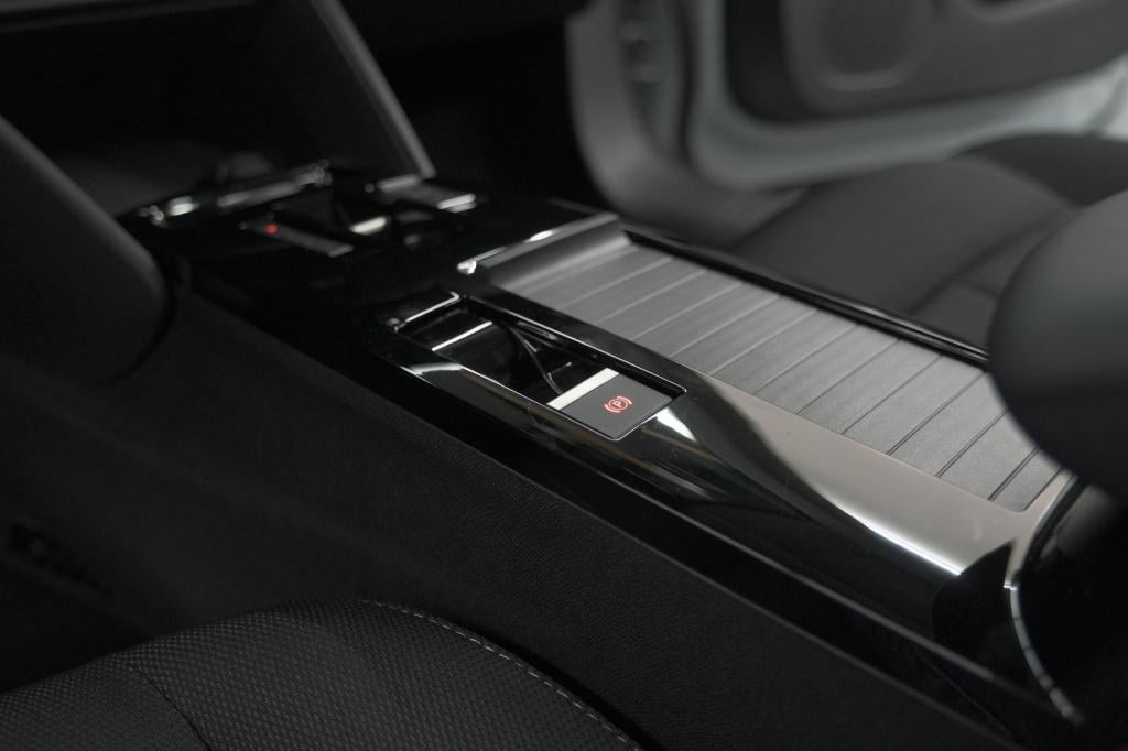 Citroen C4 hybrid 136 e-dcs6 plus | camera | apple carplay | navigatie | pa
