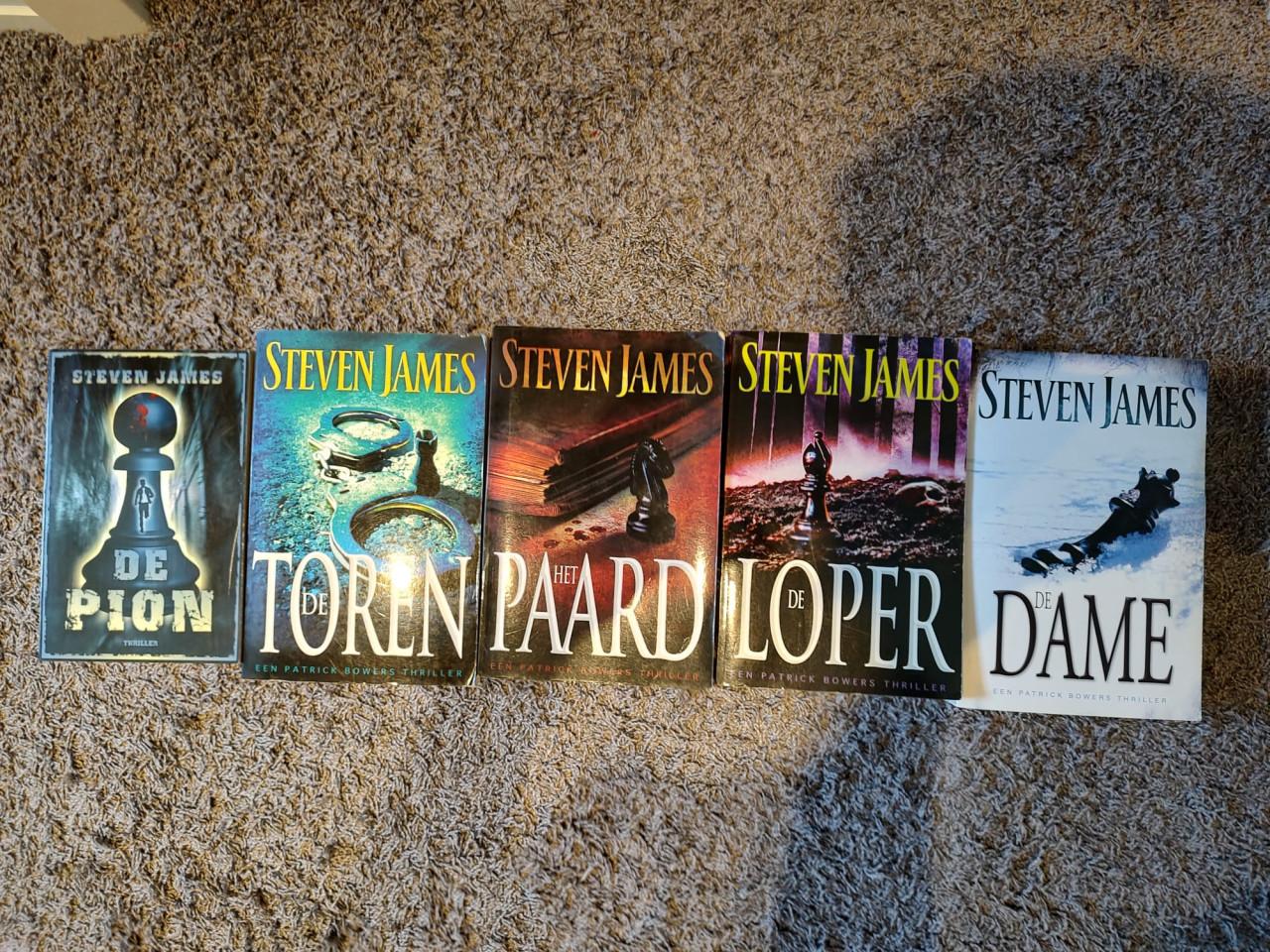 Steven James - Pion, Toren, Paard, Loper, Dame
