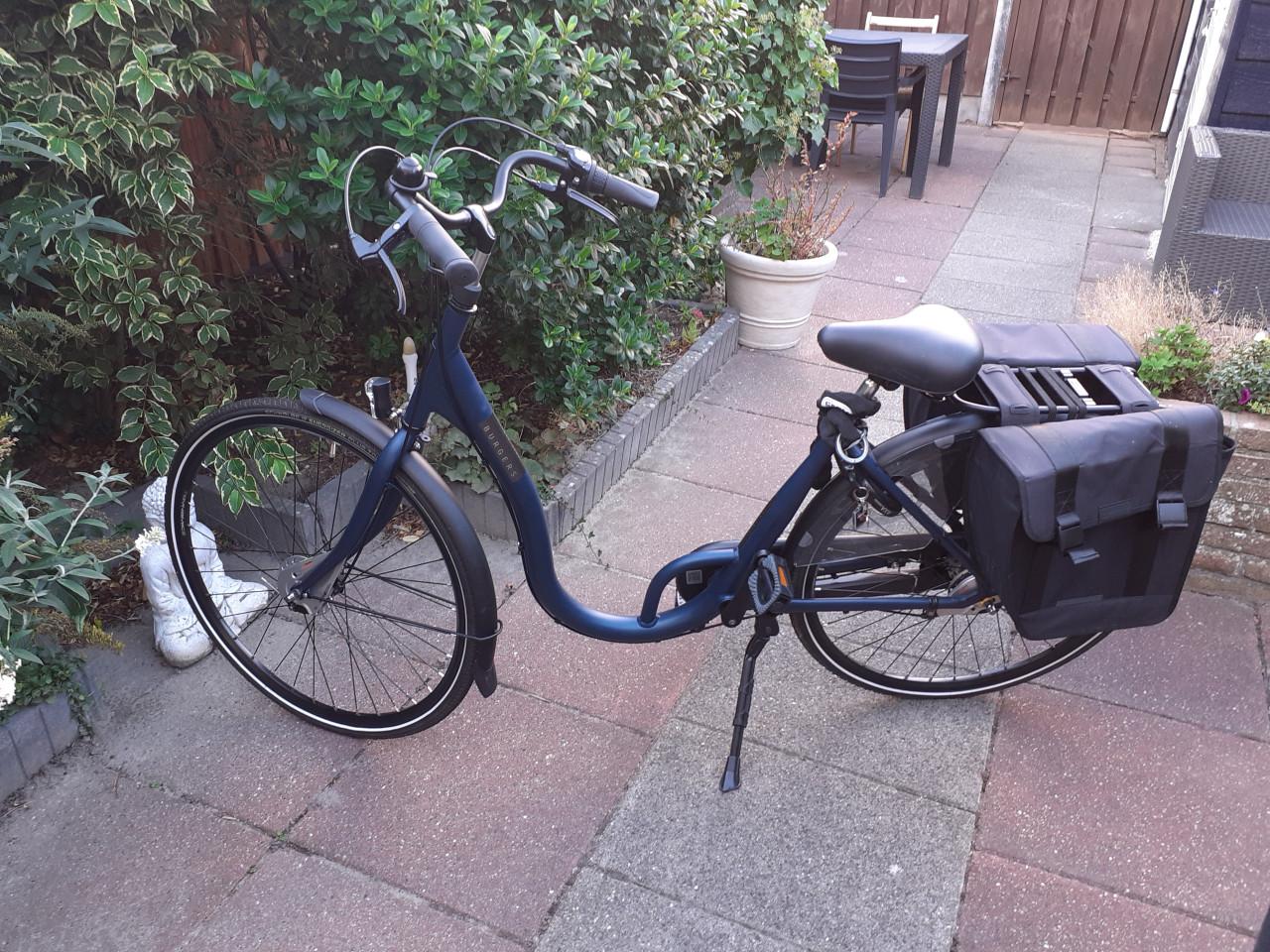 Burgers Lage Instap Splinternieuw  1x op gereden Stadfiets  Kleur Blauw   -