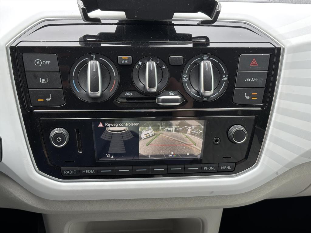 Volkswagen UP! 1.0 60pk up! beats| camera|stoelverwarming|climate|rijklaarp