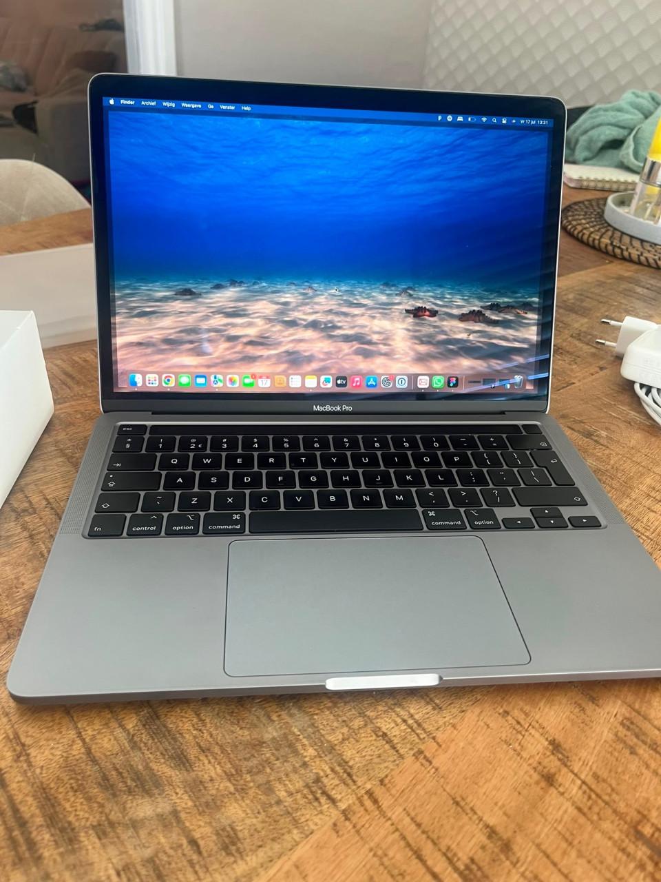 MacBook Pro 13” 2020 | i5 | 8GB | 256GB | Touch Bar